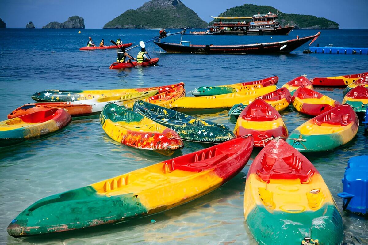 Angthong National Marine Park Kayaking