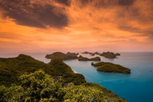 Angthong Marine Park Overnight Bungalow Stay